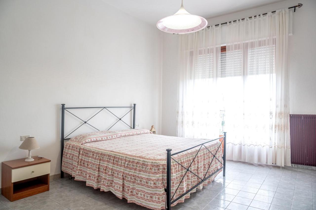 Iss Travel Apartments Casa Maria In Marina Di Massa 马萨 外观 照片