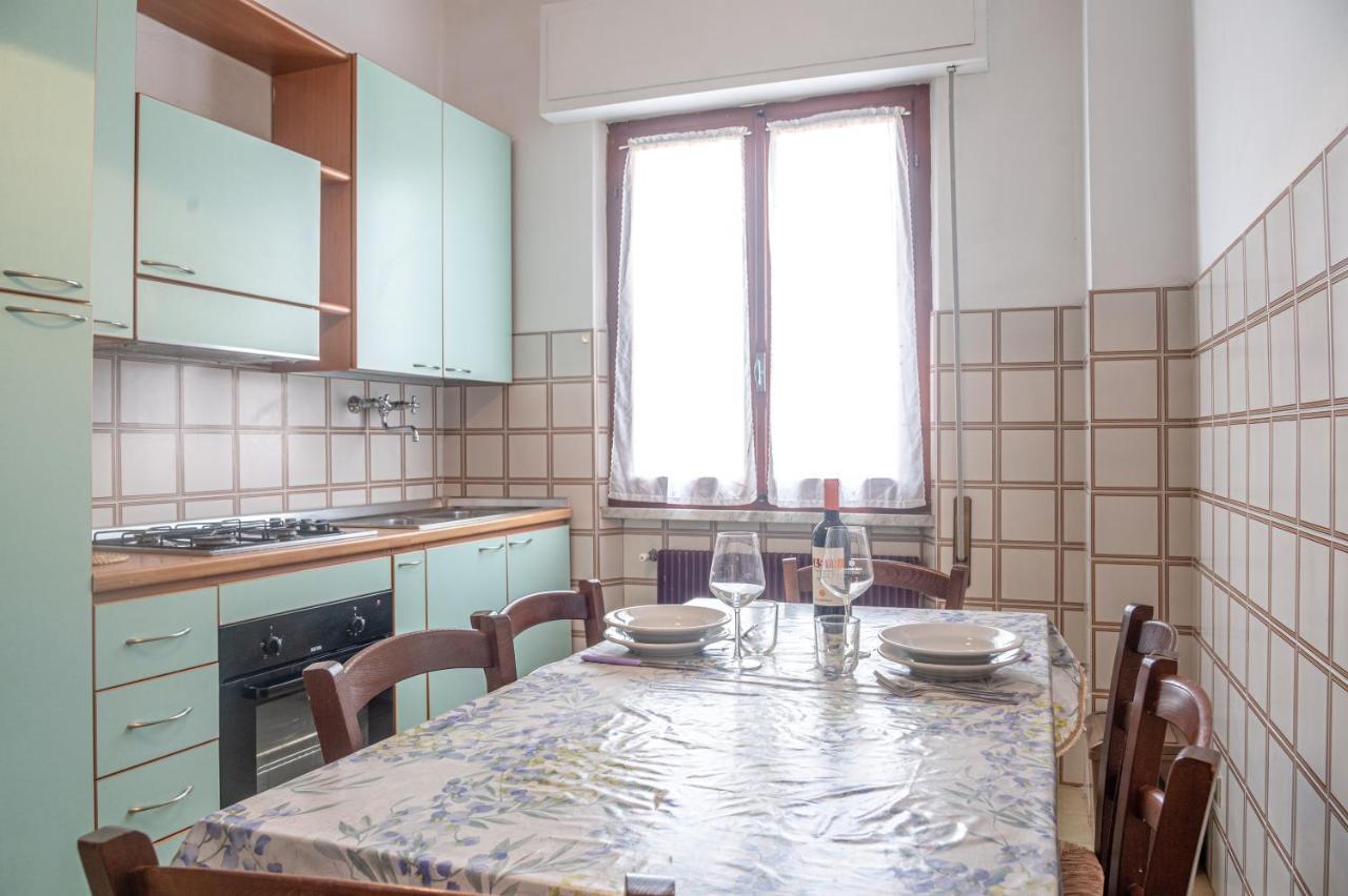 Iss Travel Apartments Casa Maria In Marina Di Massa 马萨 外观 照片